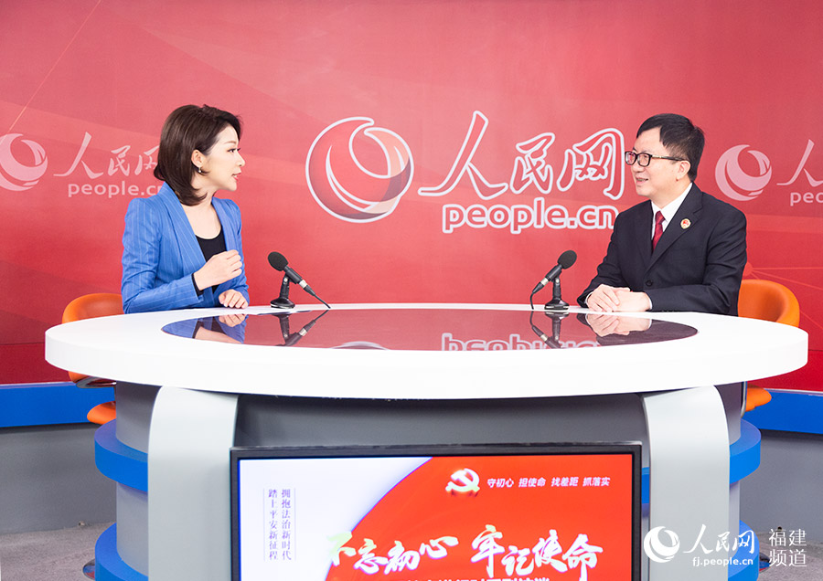 福州市鼓樓區(qū)人民檢察院黨組書記、檢察長江偉做客人民網(wǎng)福建演播室 焦艷攝