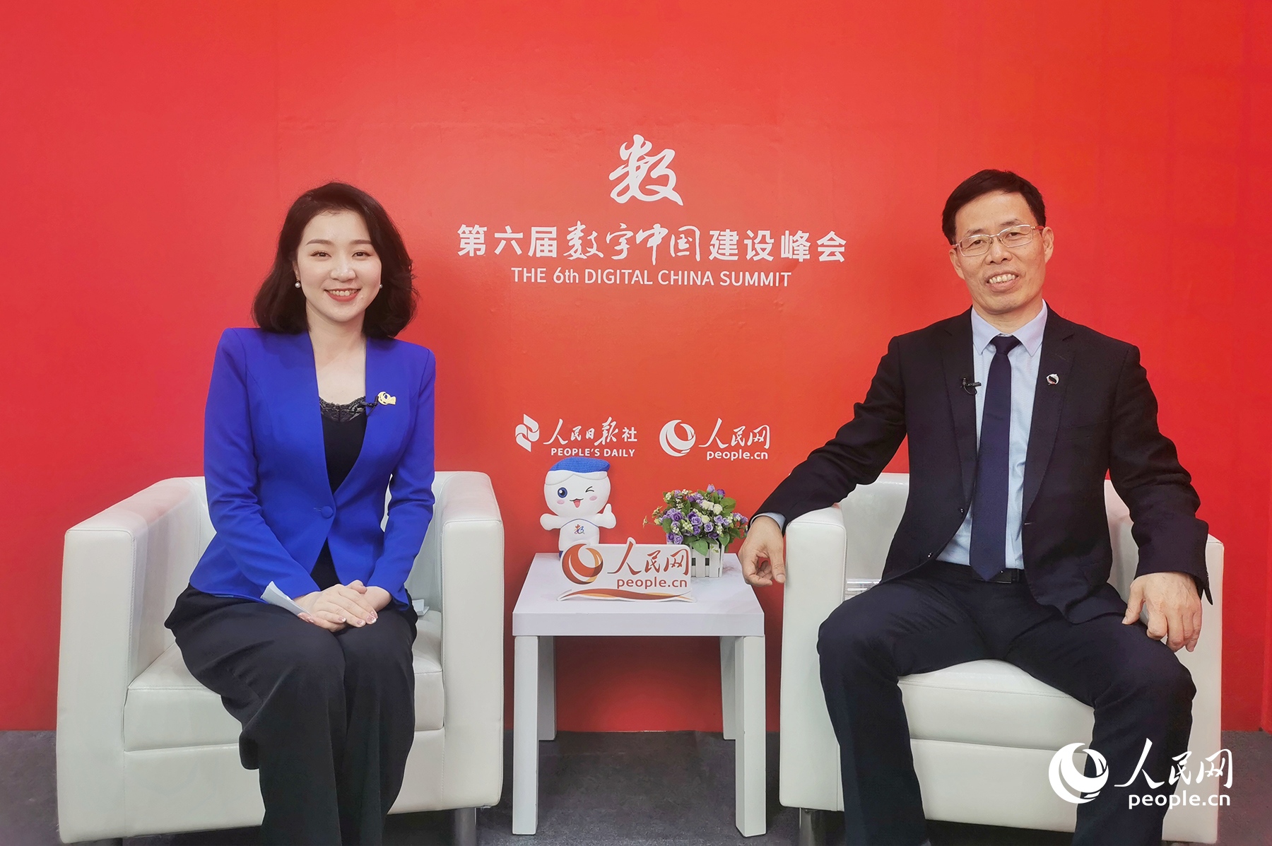 盤石董事局主席田寧接受人民網(wǎng)專訪。人民網(wǎng) 葉青卿攝