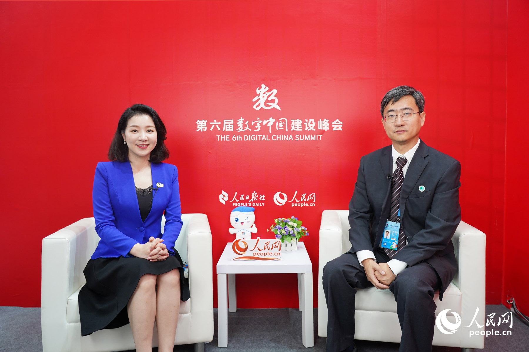 盤石董事局主席田寧接受人民網(wǎng)專訪。人民網(wǎng) 葉青卿攝
