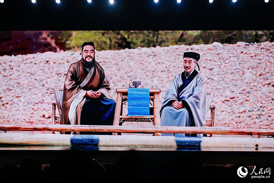借助AI技術(shù)，朱子與孔子同乘竹筏漂流。人民網(wǎng) 李唯一攝
