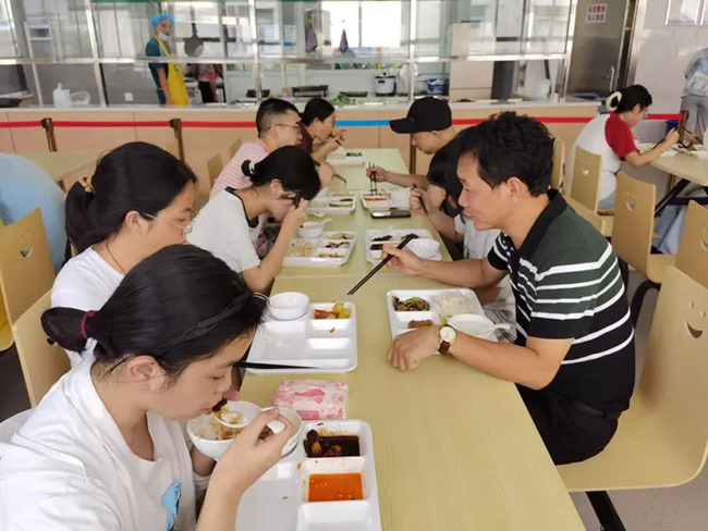 多地補助標準提升，確保孩子們“吃得飽”更要“吃得好”。寧德市教育局供圖