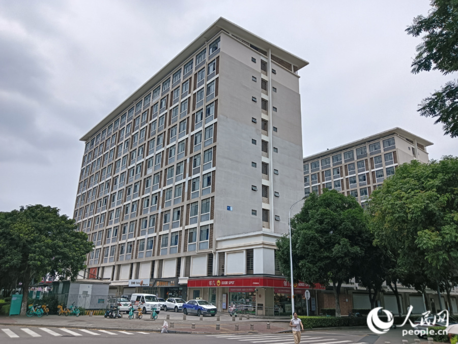 交通便利的圍里公寓。人民網(wǎng)記者 陳博攝