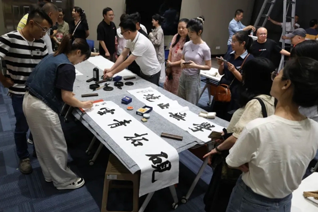 現(xiàn)場(chǎng)創(chuàng)作