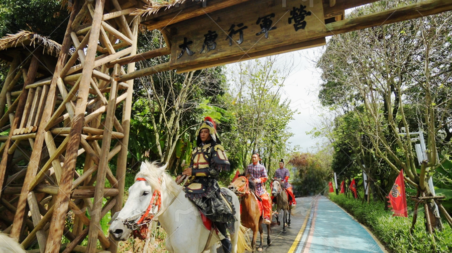 漳州石鼓山文化園以“沉浸式唐軍大本營(yíng)”為核心主題。薌城區(qū)委宣傳部供圖