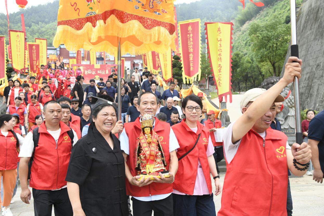 “天下奶娘回祖廟”活動現(xiàn)場。唐明珍攝