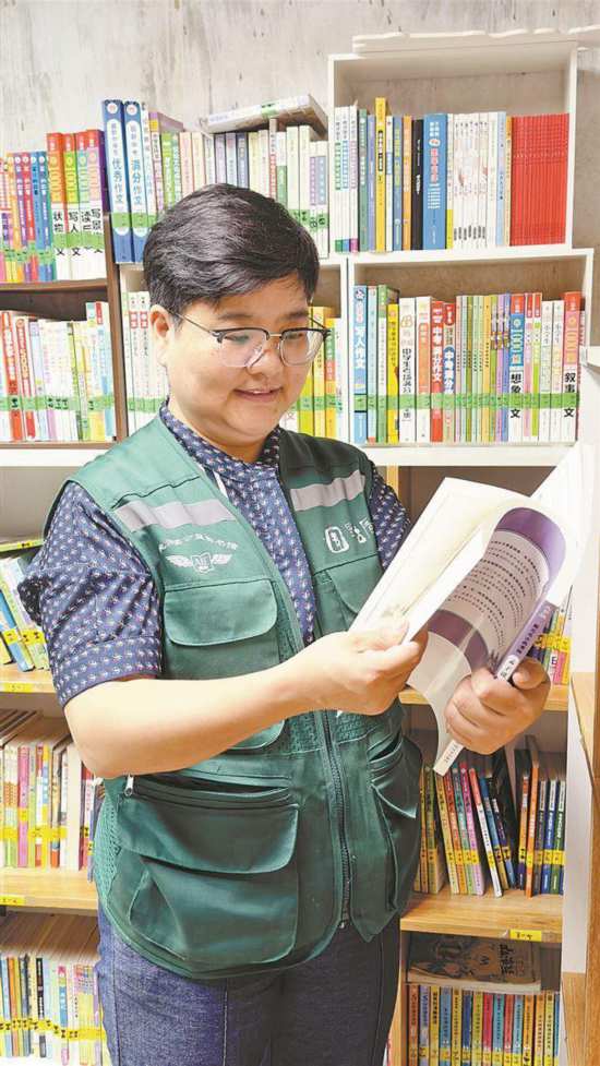 崔麗創(chuàng)辦了廈門首家且唯一在民政部門注冊的公益圖書館。記者 莊筱婧攝