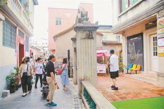 后溪城內(nèi)社積極挖掘歷史人文，引入臺青力量開發(fā)文旅品牌，活化利用古厝。圖為城內(nèi)“黑貓”兩岸青年文創(chuàng)基地。集美區(qū)臺辦供圖
