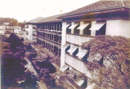 1953年，廈門大學附屬第一醫(yī)院從原廈禾路遷入現(xiàn)址上古街10號。