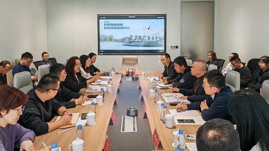 泉州市委網(wǎng)信辦針對(duì)企業(yè)痛點(diǎn)難點(diǎn)，指導(dǎo)安踏、九牧等重點(diǎn)企業(yè)建立“應(yīng)對(duì)網(wǎng)絡(luò)侵權(quán)信息協(xié)同工作機(jī)制”。